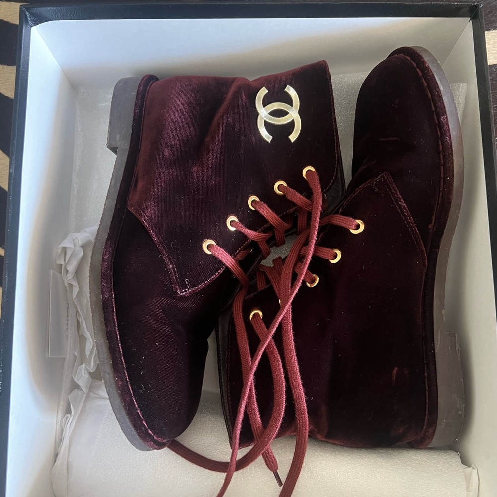 Authentic Chanel Interlocking CC Logo Velvet Lace-Up Boots in Burgundy.